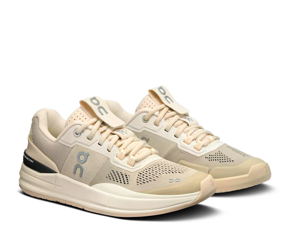 ON The Roger Pro Sand (W)